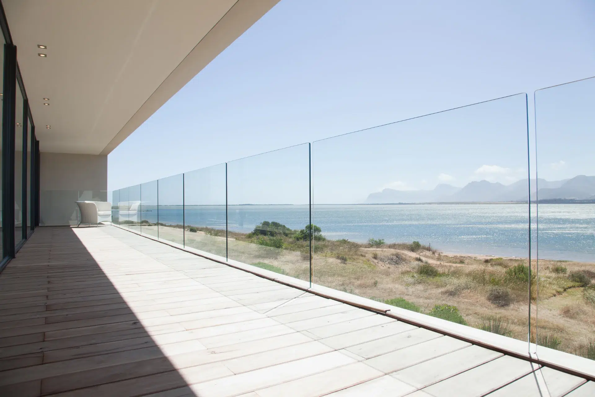 VLX 120 Glass Railing System in Woodland Hills, CA | Juniper Windows Woodland Hills - detail 1